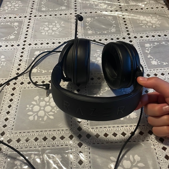 Black Razer headset/ microphone